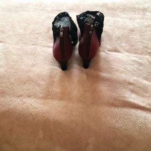 Low heel dress shoes